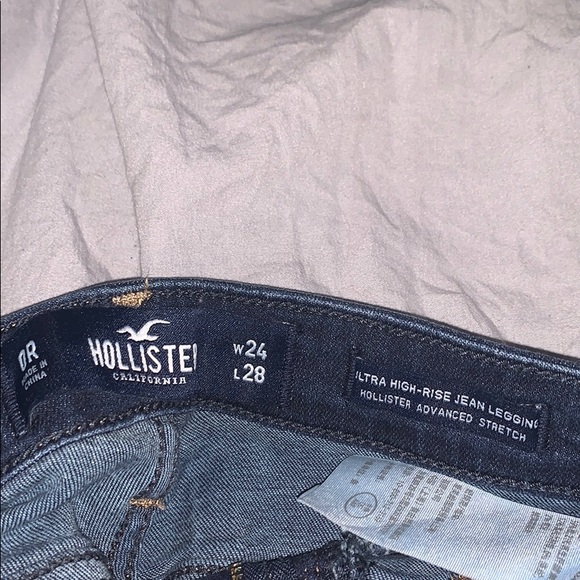 HOLLISTER JEANS! - Picture 2 of 4